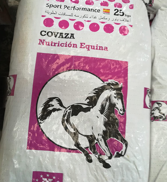 Alimentación equina piensoscarga 04